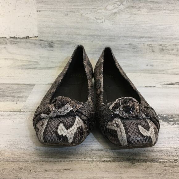 Stuart Weitzman Ballerina Flats Womens 6 Snake Skin Animal Print Ballet Shoes - Picture 2 of 11
